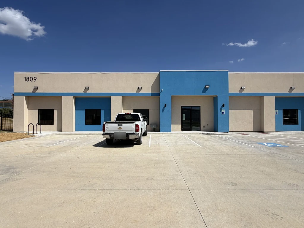 Front elevation of a completed pediatric care facility in Fort Worth, Texas